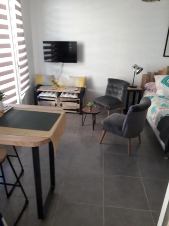 Beau studio refait a neuf centre ville avec clim balcon Narbonne Extérieur photo