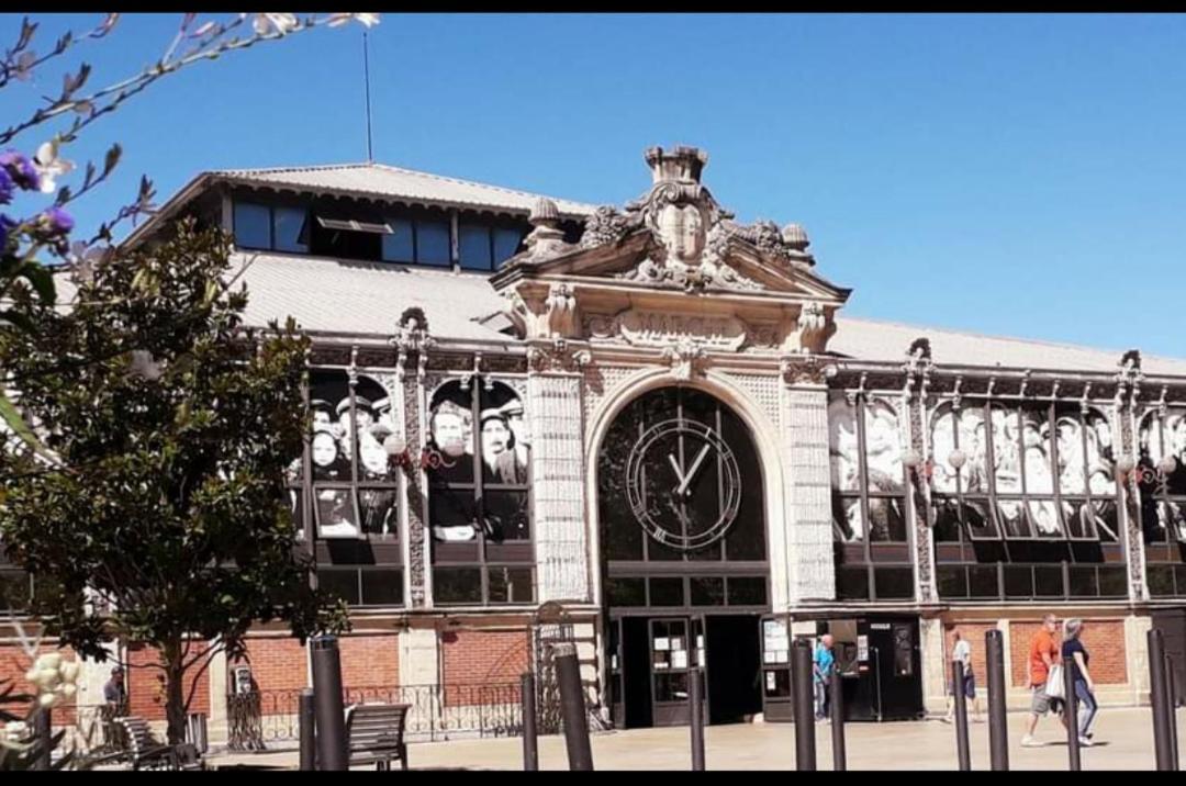 Beau studio refait a neuf centre ville avec clim balcon Narbonne Extérieur photo