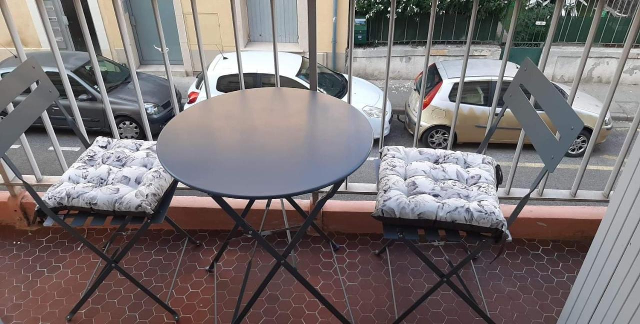 Beau studio refait a neuf centre ville avec clim balcon Narbonne Extérieur photo